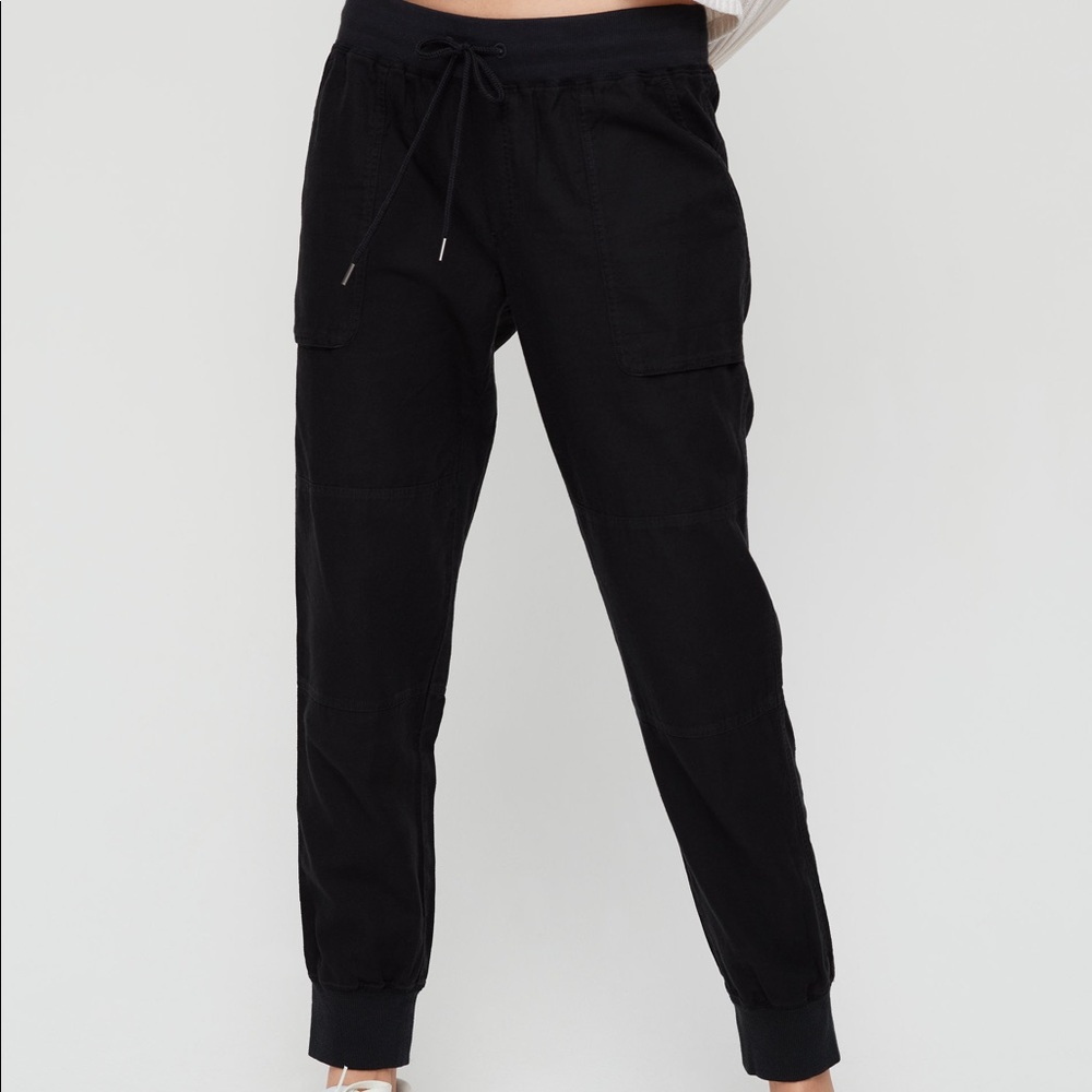Aritzia Community Cargo Pants in Black
